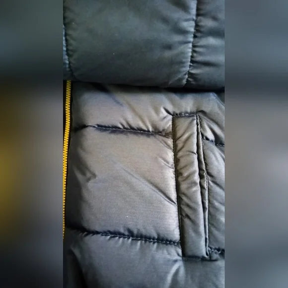 Puffer Jacket. NWT. - Picture 11 of 16